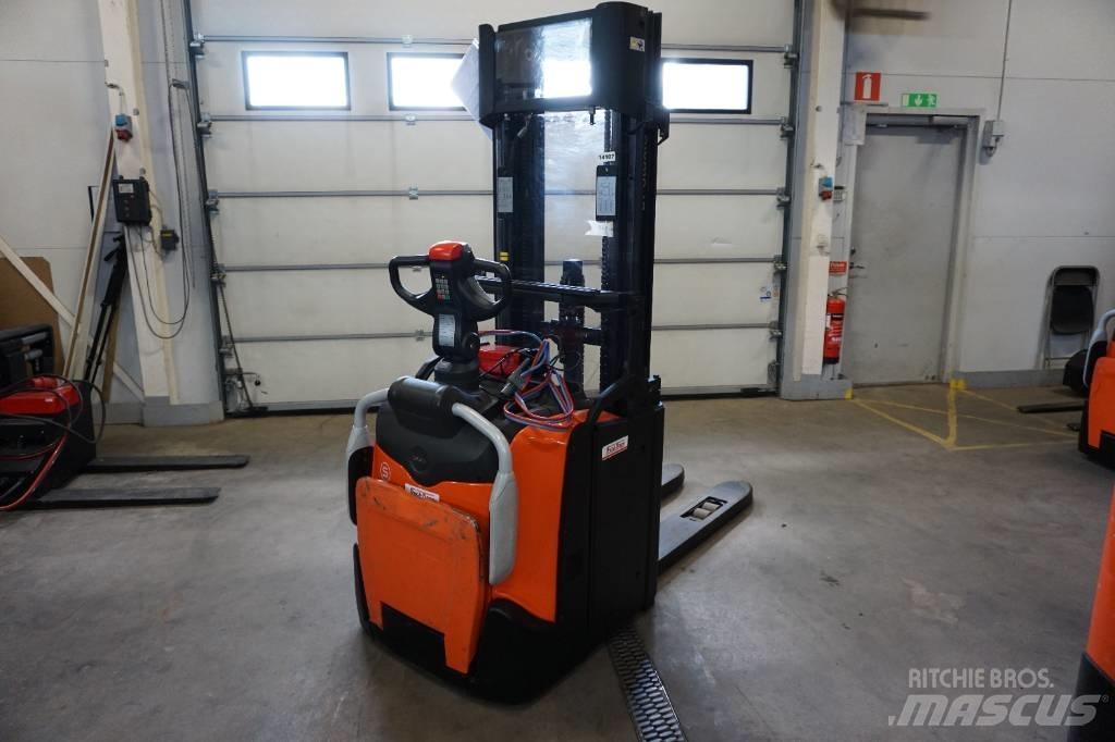 Toyota SPE120L Ručni električni viličar