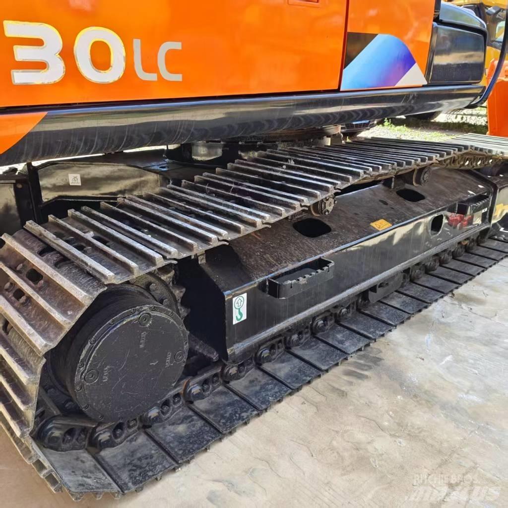 Hitachi ZX 130 Bageri gusjeničari