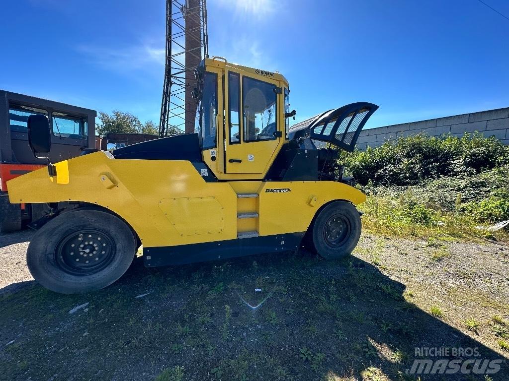 Bomag BW24RH Gumeni valjci na kotačima