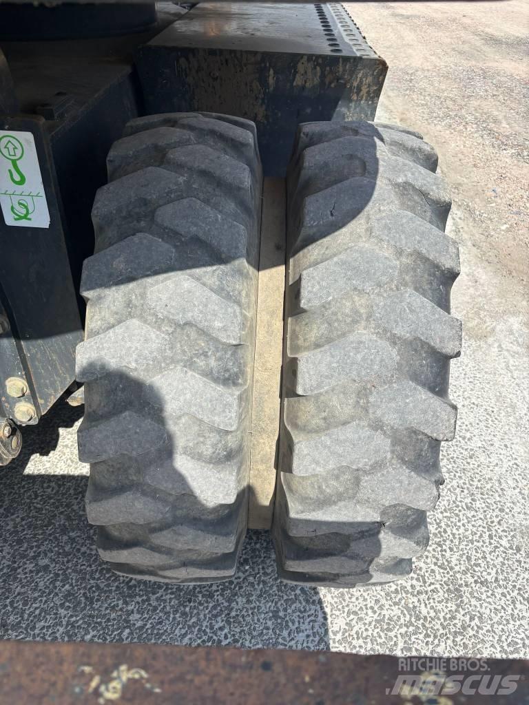Komatsu PW 160 Bageri na kotačima