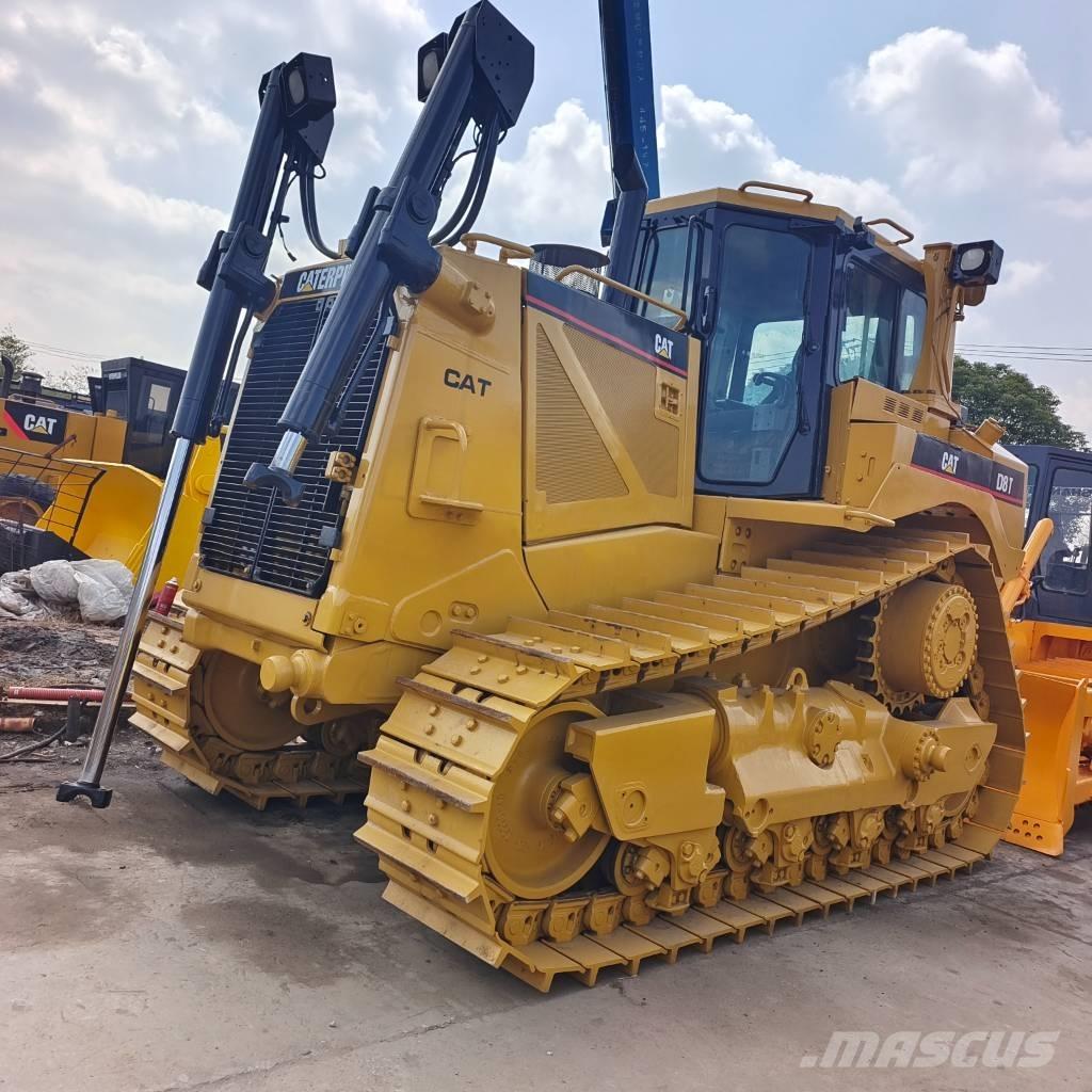 CAT D 8 T Buldožeri gusjeničari