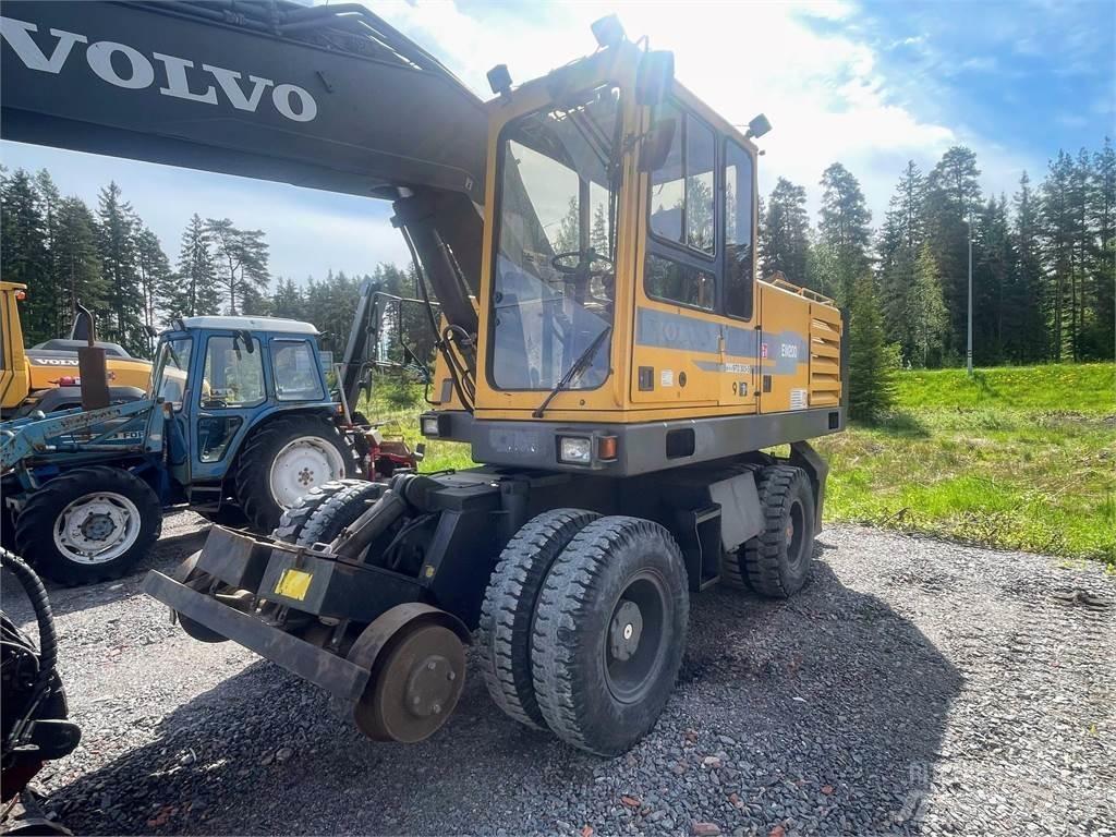 Volvo EW 200 4x4 Bageri na kotačima