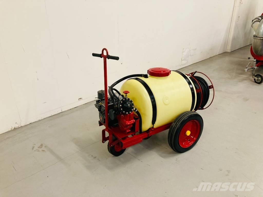 Hardi TR3-200 Vučene prskalice