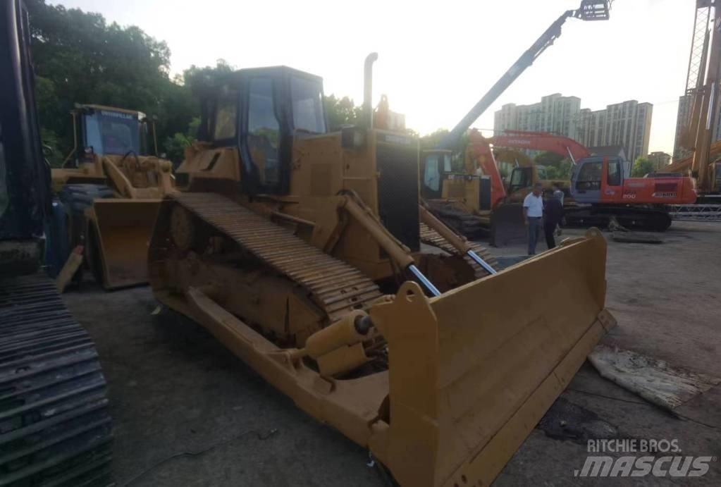 CAT D 6 R Buldožeri gusjeničari