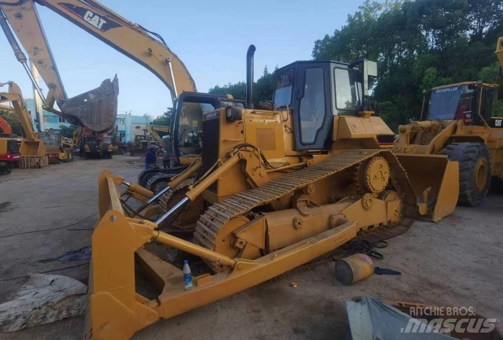 CAT D 6 R Buldožeri gusjeničari