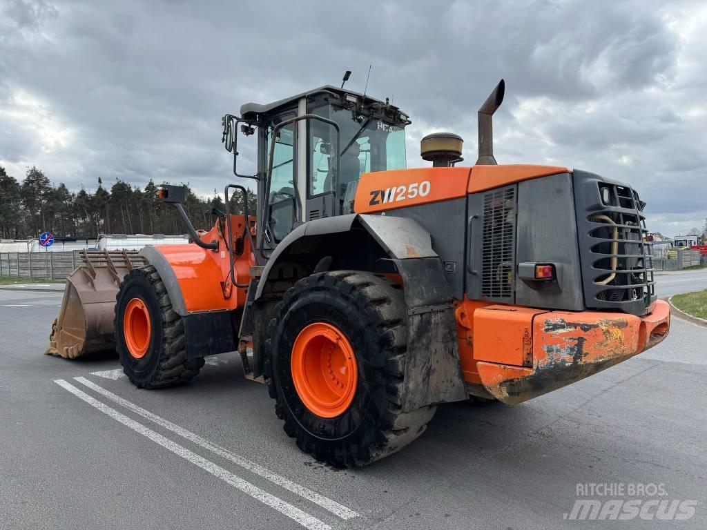 Hitachi ZW 250 Utovarivači na kotačima
