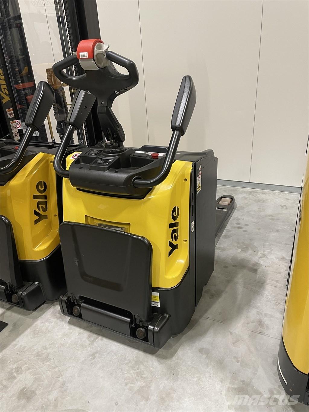 Hyster P2,5S Nisko podizni električni viličar sa platformu