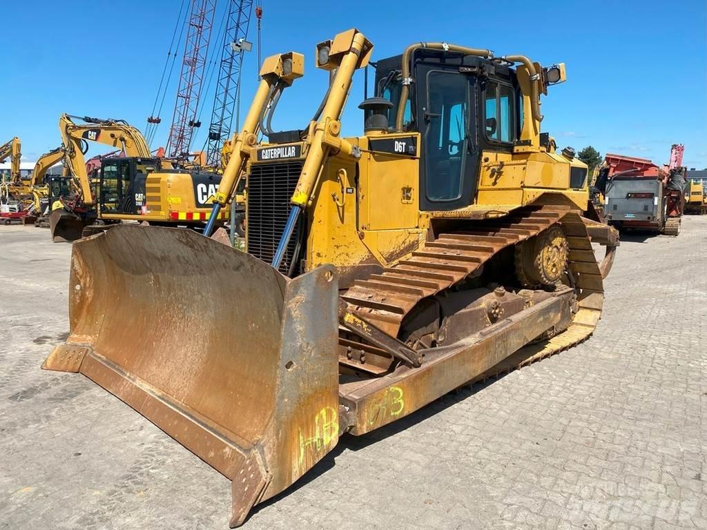 CAT D6T XW NVT Buldožeri gusjeničari