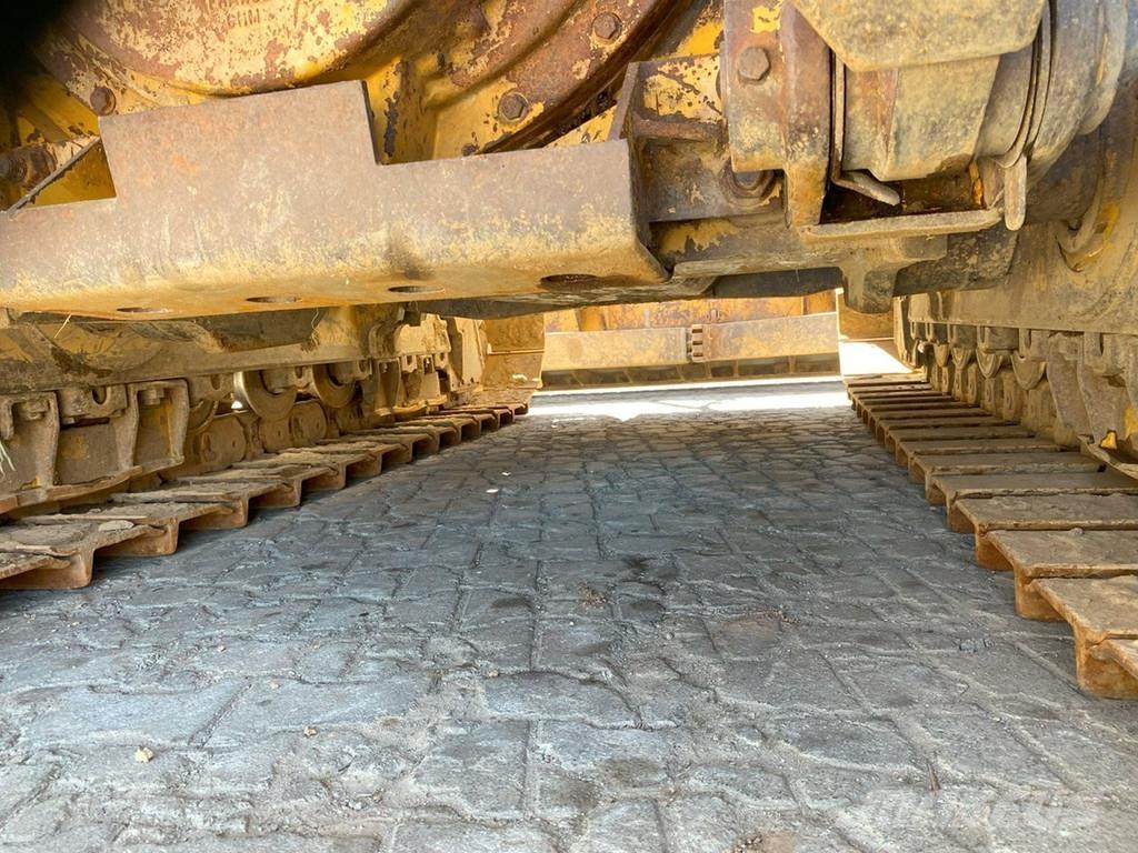 CAT D6T XW NVT Buldožeri gusjeničari