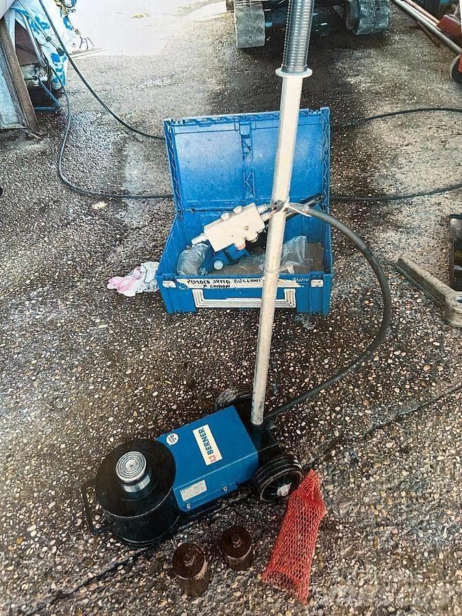  Berner YAK 215/P Rukovanje materijalom – ostalo