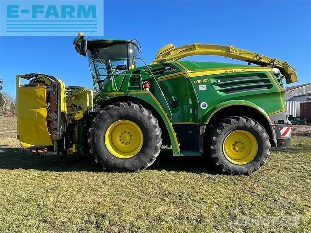 John Deere 8300 Strojevi za krmu na vlastiti pogon