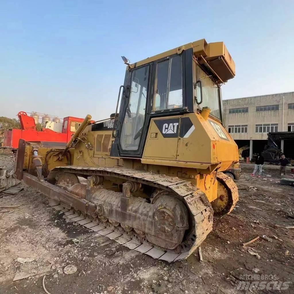 CAT D 6 G Buldožeri gusjeničari