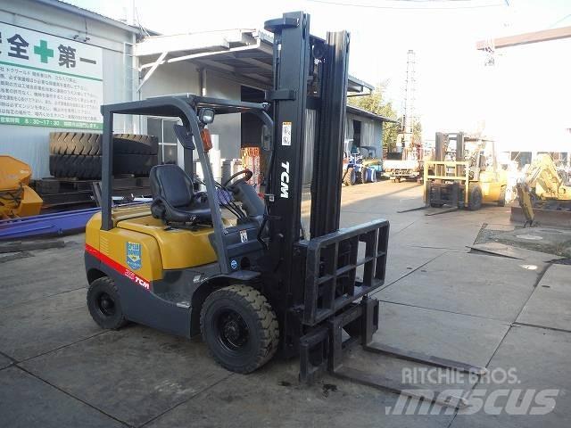 TCM FD25T3 Dizelski viličari