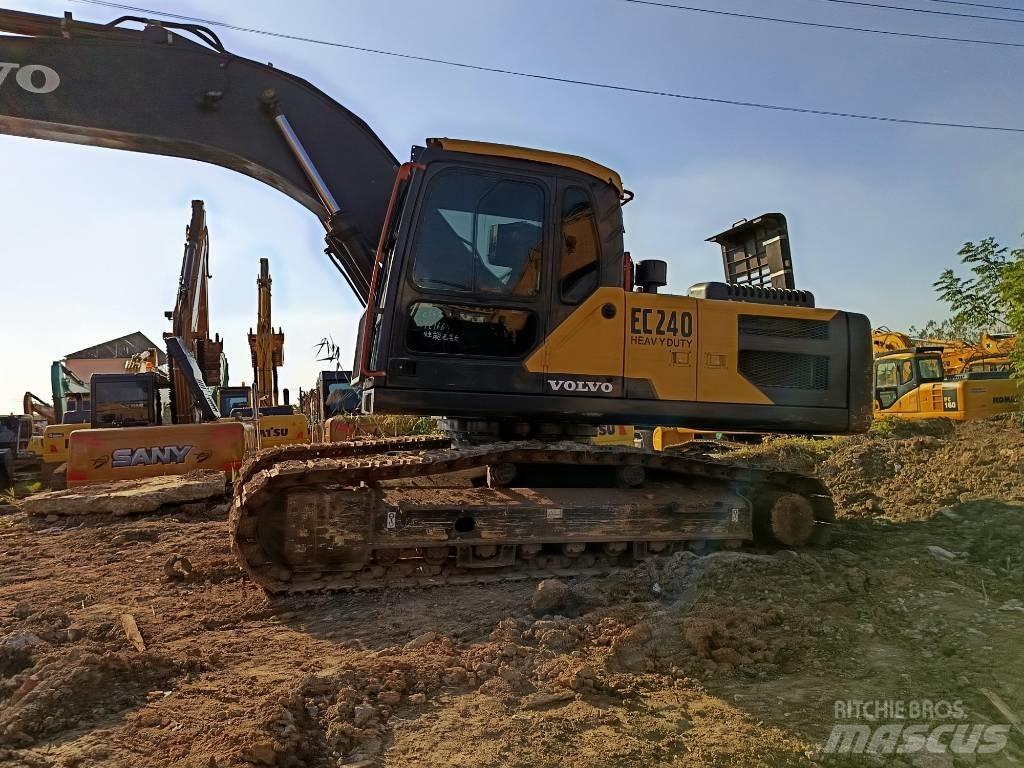 Volvo EC 240 Bageri gusjeničari