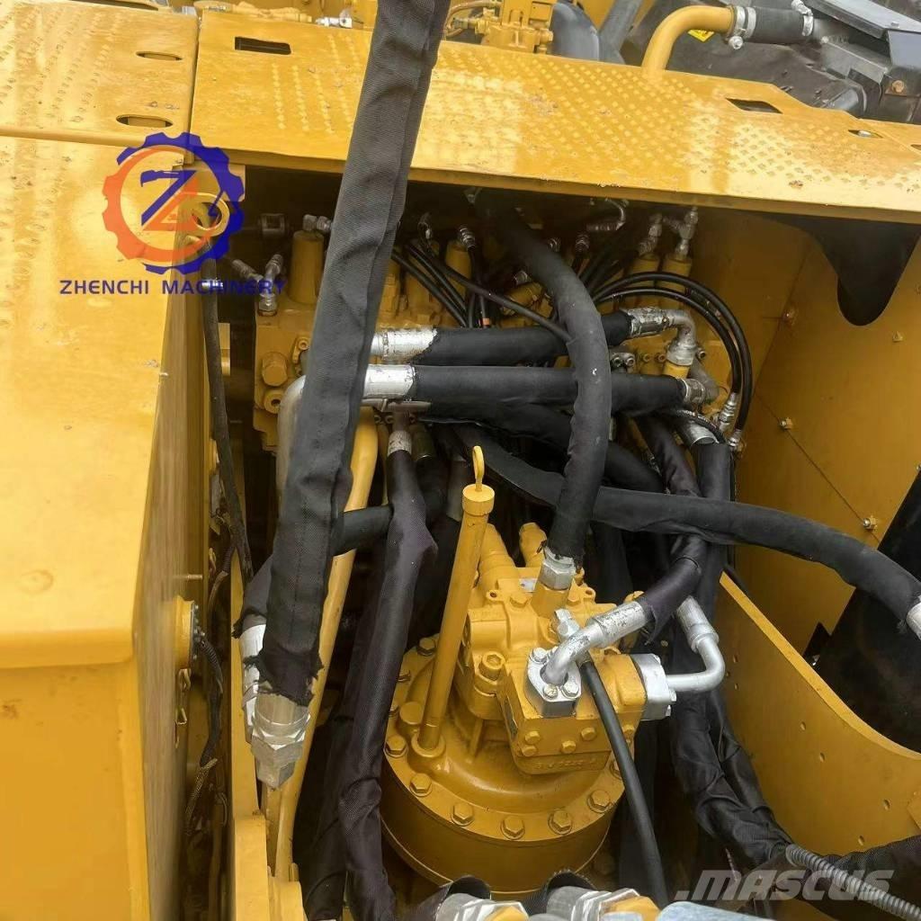 CAT 320 D2 Bageri gusjeničari