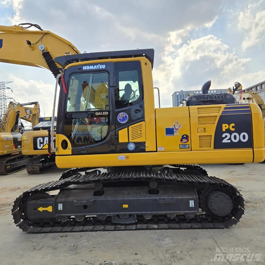 Komatsu PC 200-8 Bageri gusjeničari