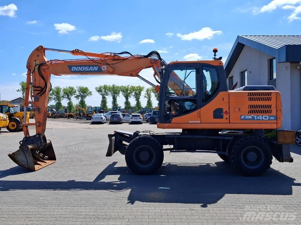 Doosan DX 140 W-3 Bageri na kotačima