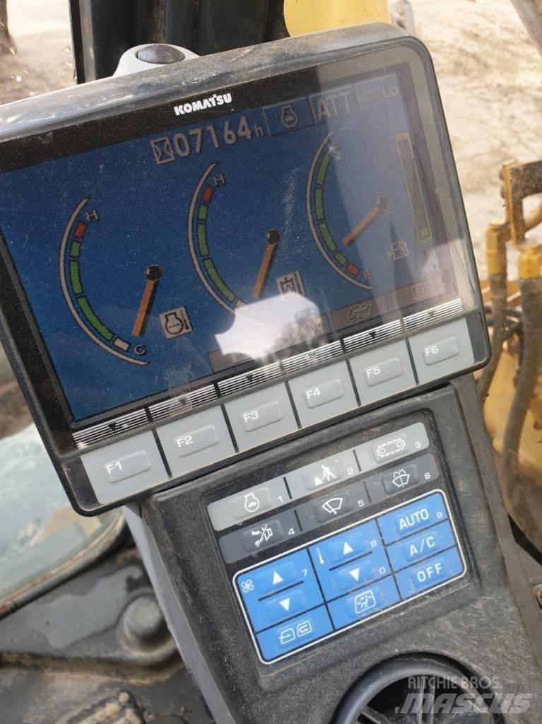 Komatsu PC138US-8 Bageri gusjeničari