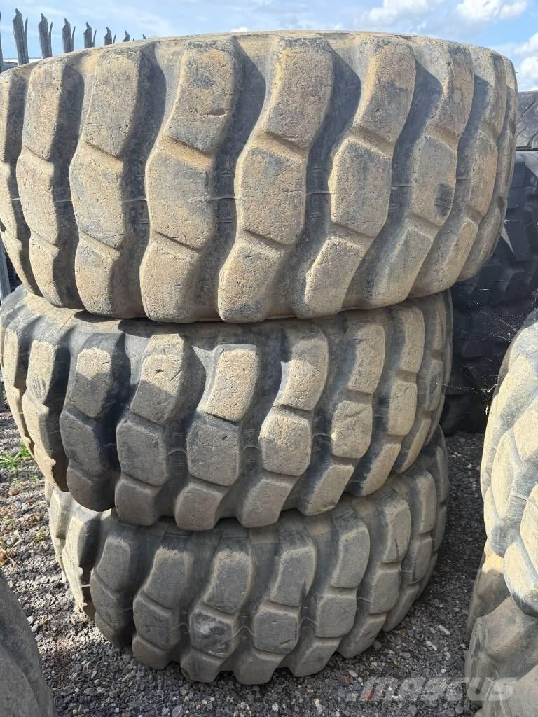 Bridgestone 23.5R25 Gume, kotači i naplatci