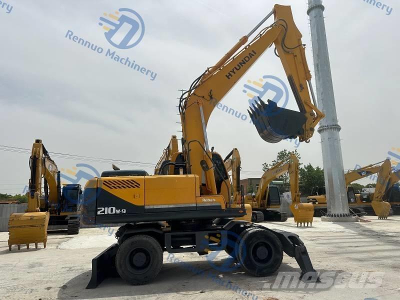 Hyundai R210W-9 Bageri na kotačima