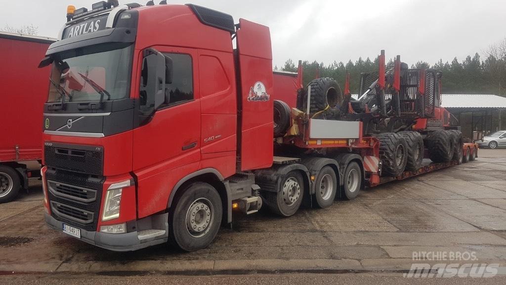 Komatsu 875 Forvarderi