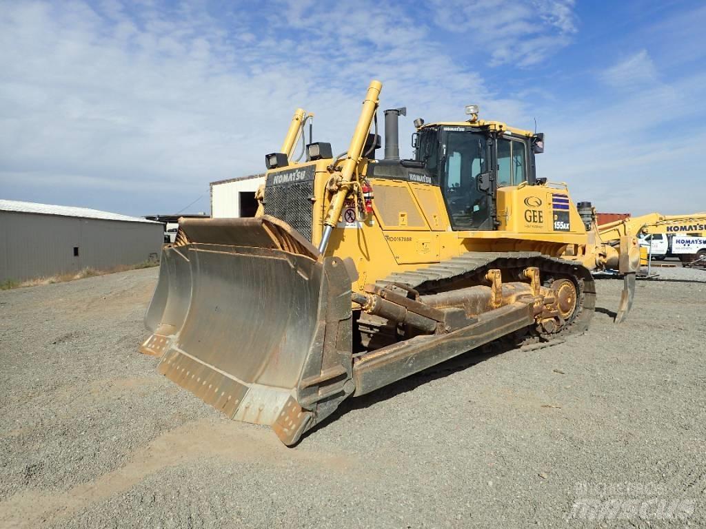 Komatsu D155AX-8 Buldožeri gusjeničari