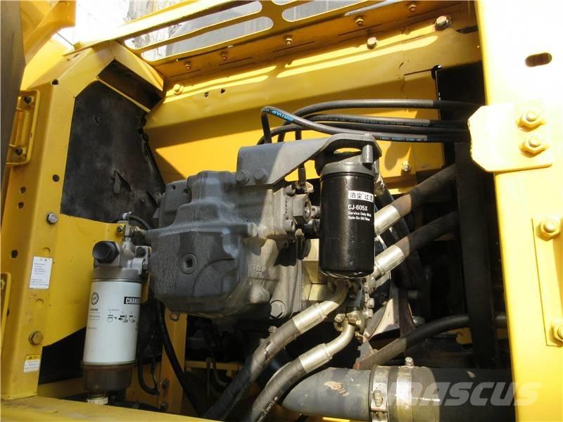 Komatsu PC 220 Bageri gusjeničari