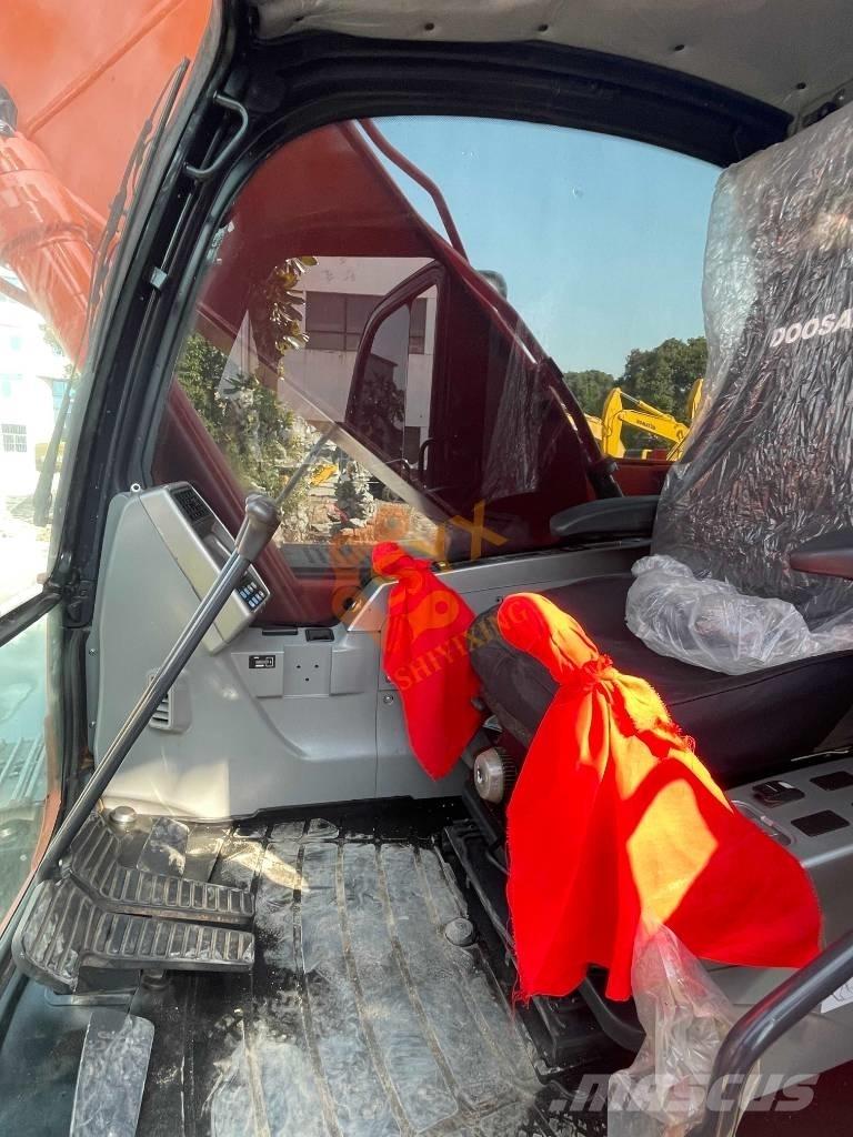 Doosan DX 225 LC Bageri gusjeničari