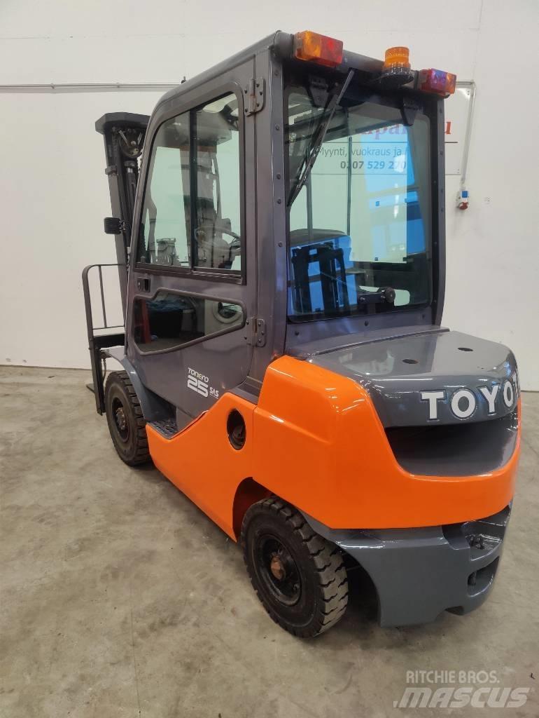 Toyota 02-8 FDF25 Dizelski viličari