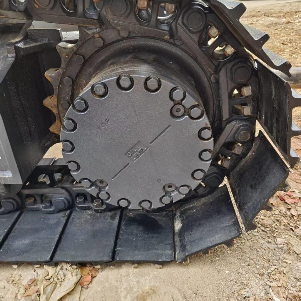 Komatsu PC 200-8 Bageri gusjeničari