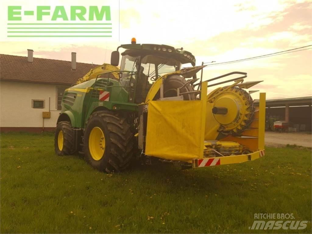 John Deere 8600 i Strojevi za krmu na vlastiti pogon