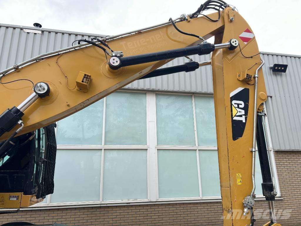 CAT MH3022  2015   CE Bageri za manipuliranje materijalom / otpadom