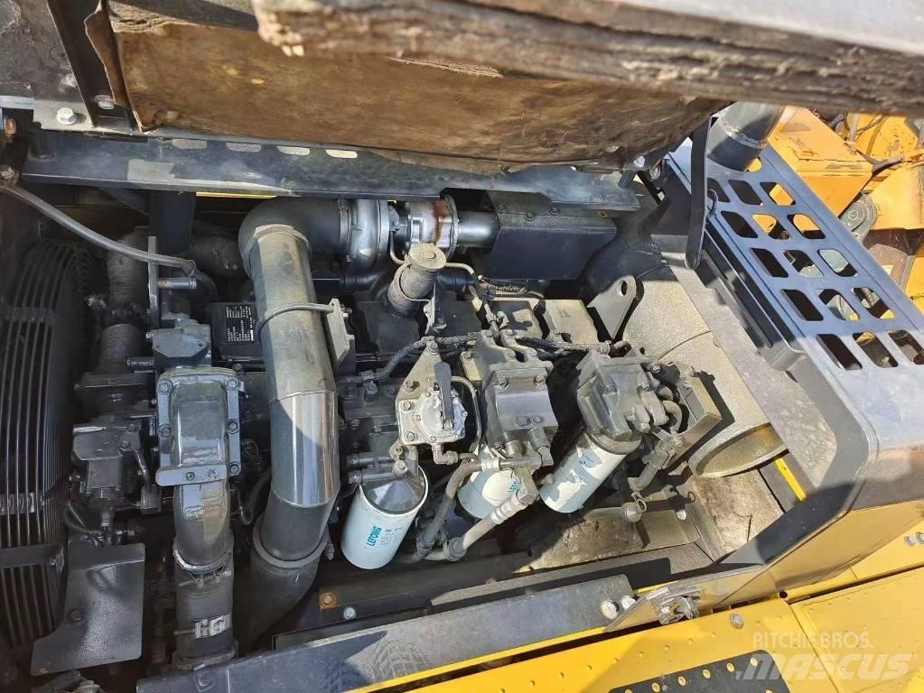 Komatsu PC 400 LC-8 Bageri gusjeničari
