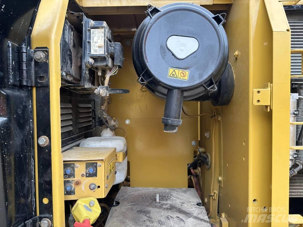 CAT 320D Bageri gusjeničari