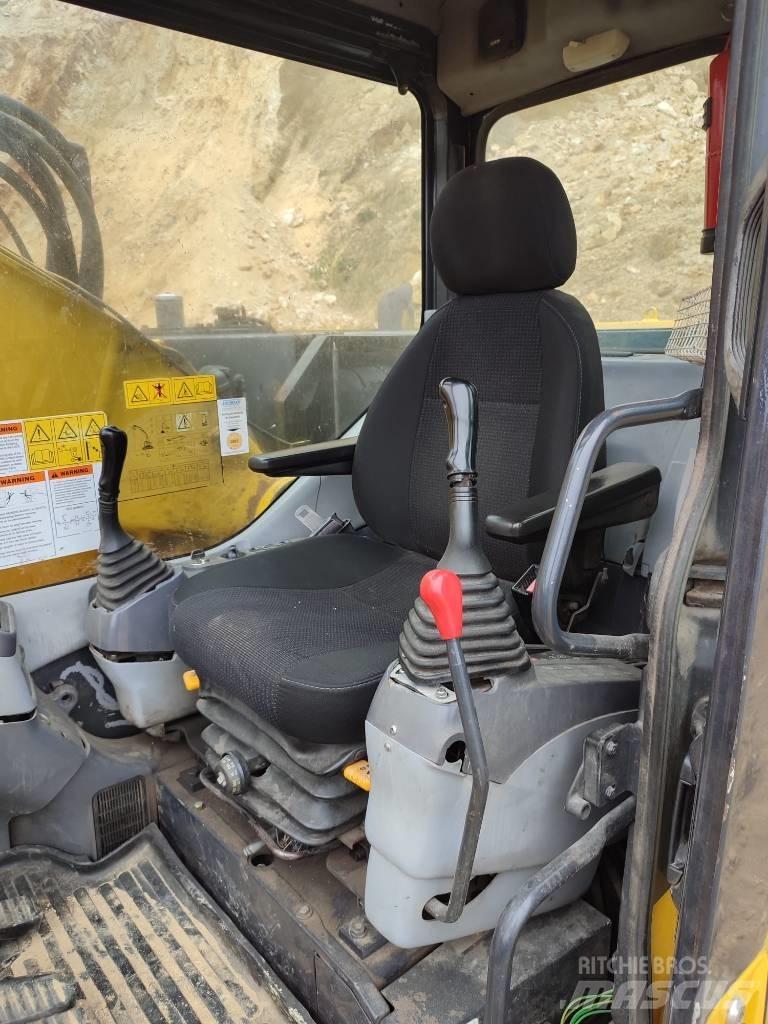Komatsu PC 228 LC-3 Bageri gusjeničari