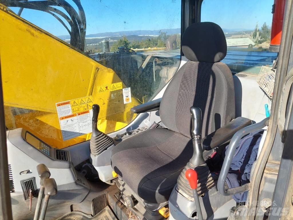 Komatsu PC 228 LC-3 Bageri gusjeničari