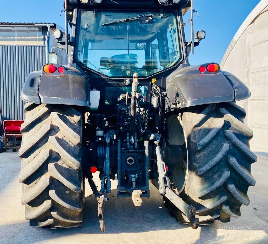 Valtra T 203 Traktori
