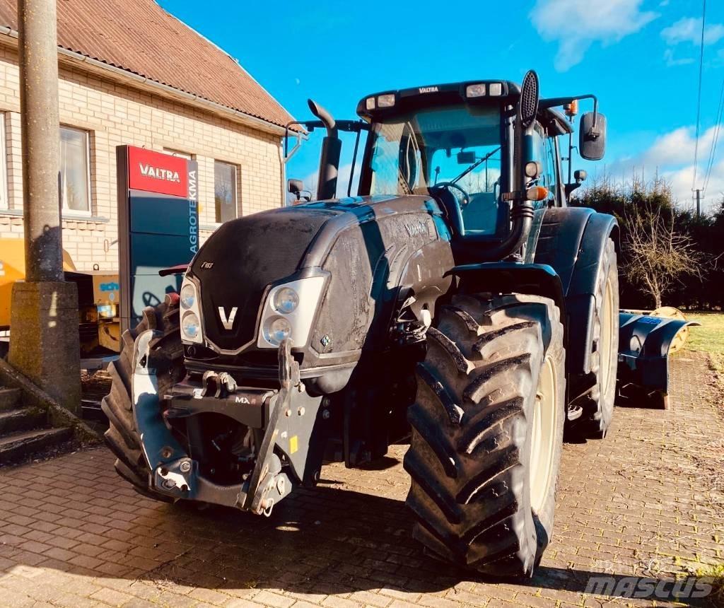 Valtra T 203 Traktori