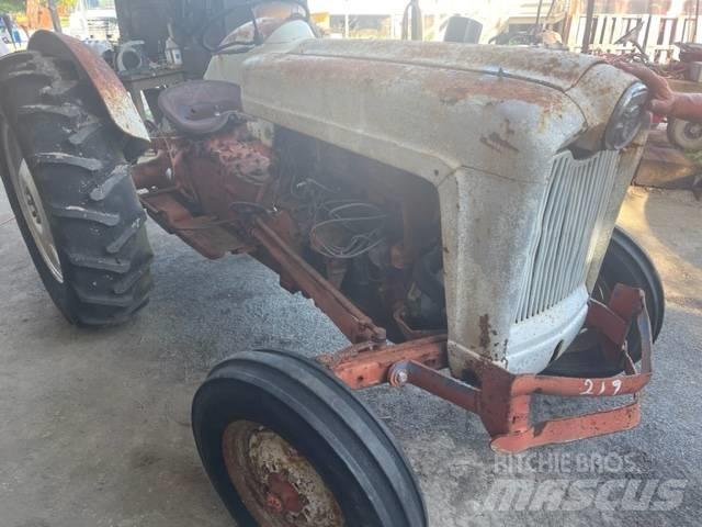 Ford 800 Traktori