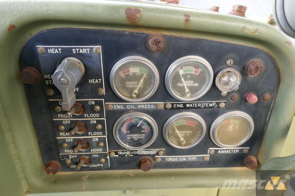 CAT D7F Ex-army Buldožeri gusjeničari