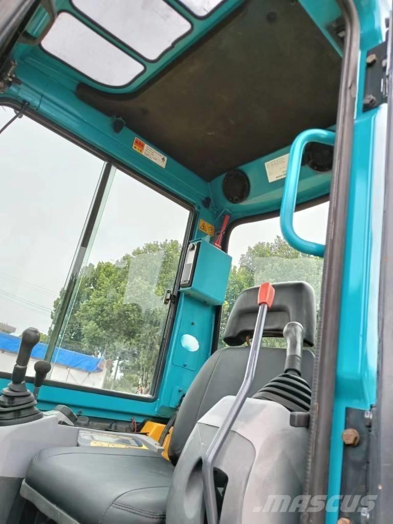 Kubota 155 Bageri gusjeničari