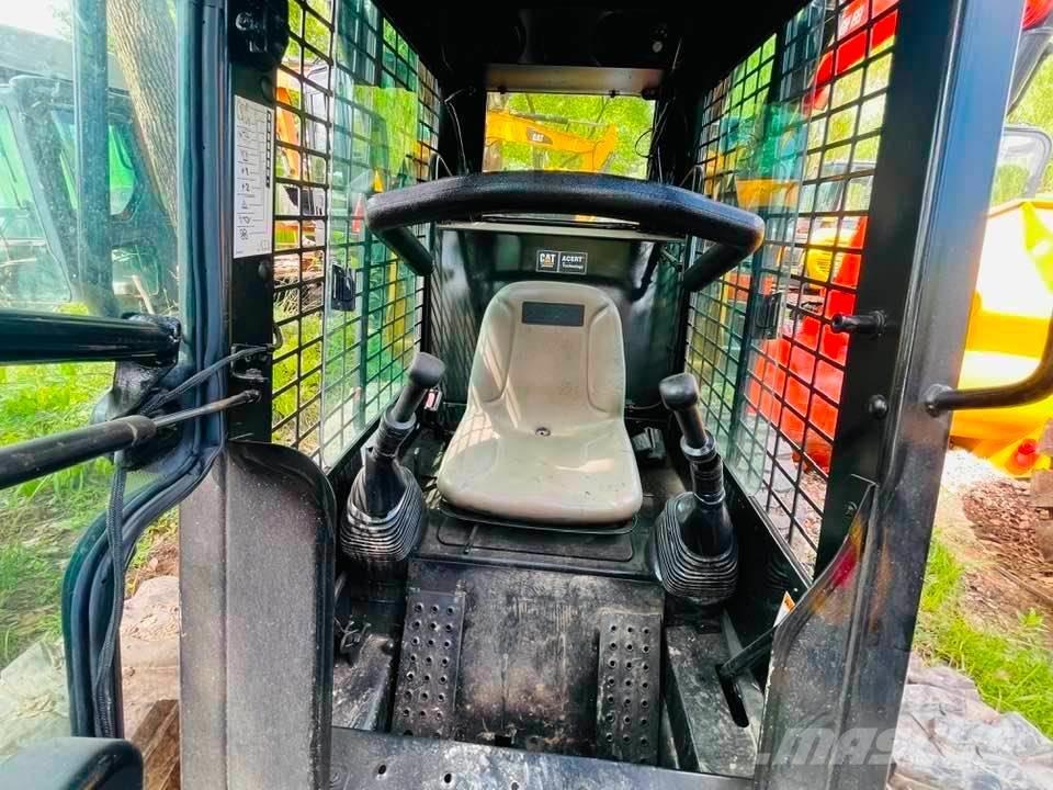 CAT 246B Mini utovarivači