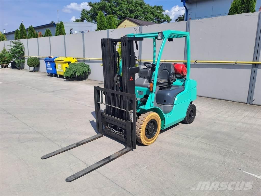 Mitsubishi FG25N Plinski viličari