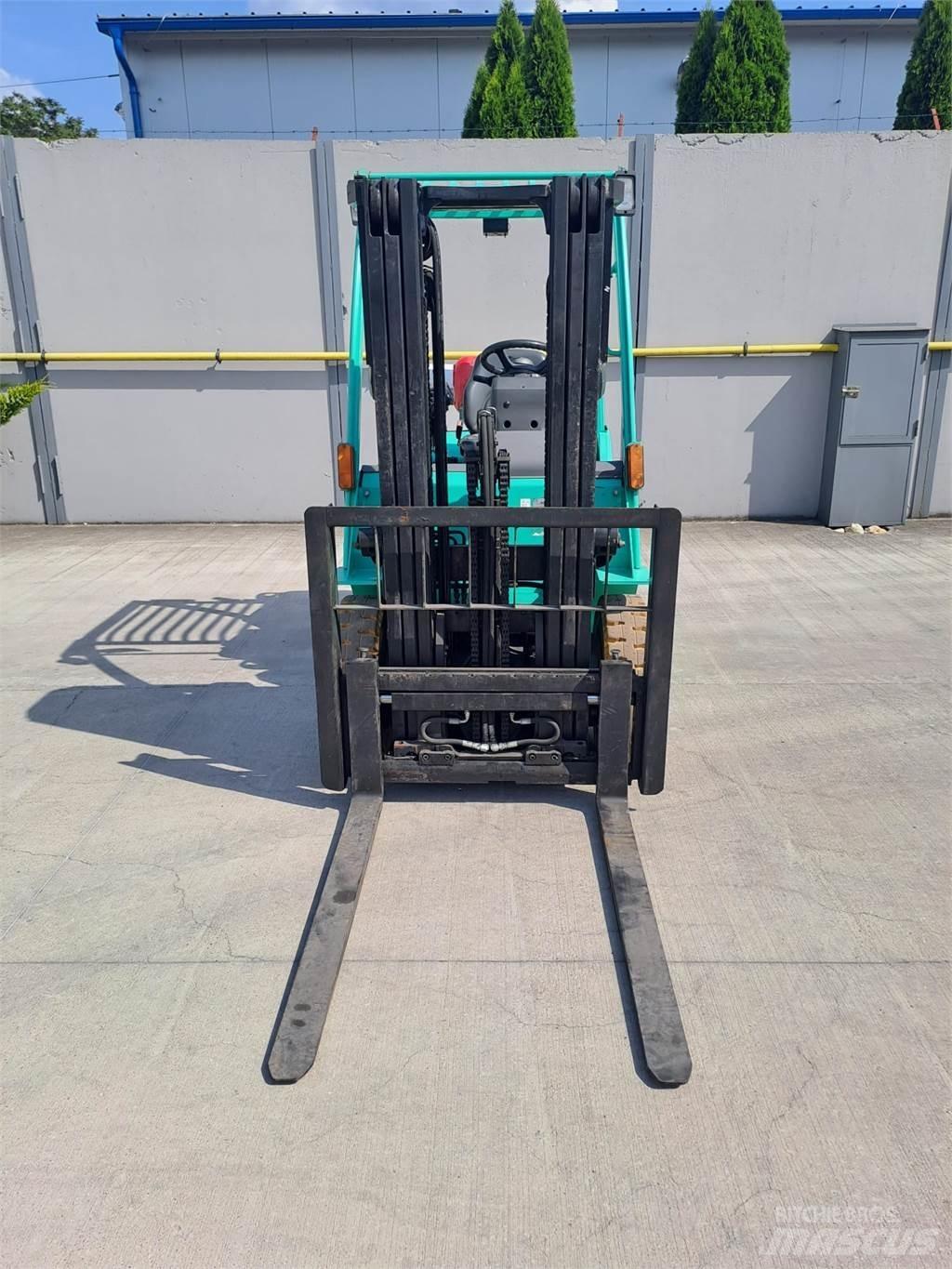 Mitsubishi FG25N Plinski viličari