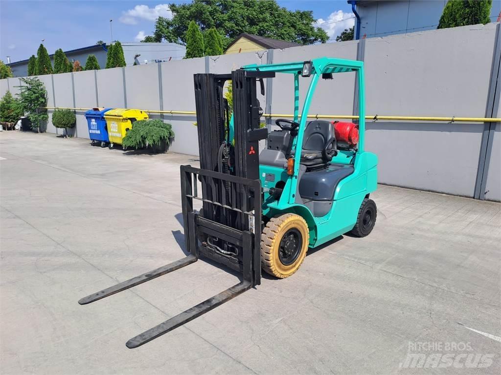 Mitsubishi FG25N Plinski viličari