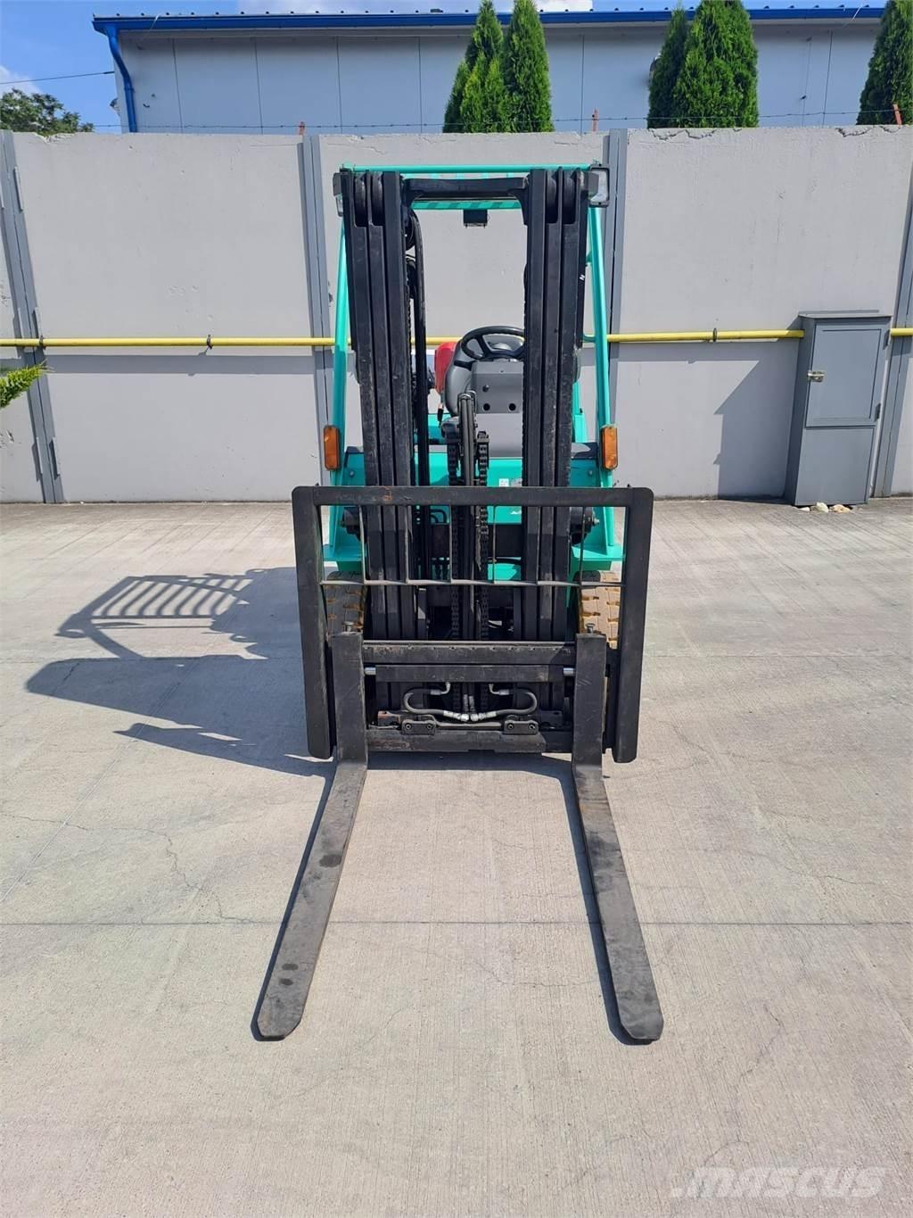 Mitsubishi FG25N Plinski viličari