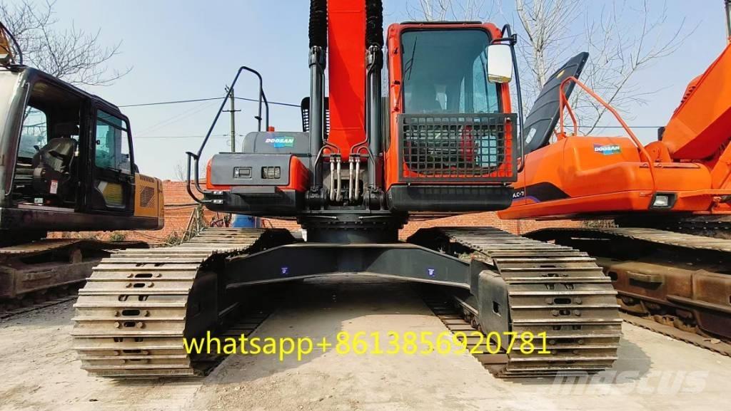 Doosan DX 225 Bageri gusjeničari