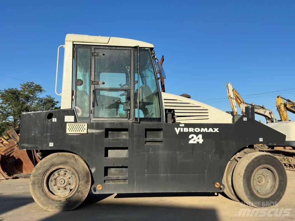 Vibromax W2400 Gumeni valjci na kotačima