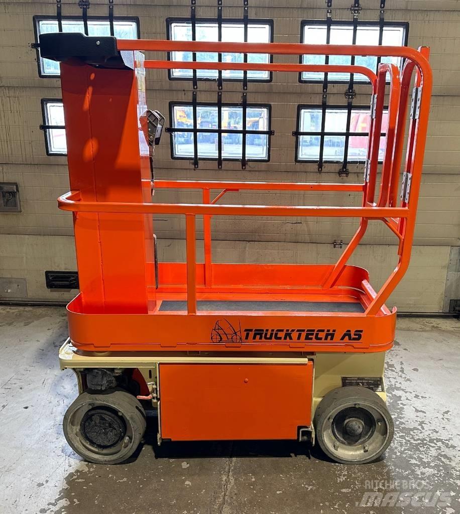 JLG 1230 ES Škaraste platforme