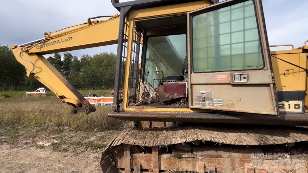 CAT 215 Bageri gusjeničari